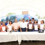 Gobierno entrega títulos de propiedad en Teapa.