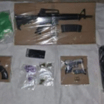 ¡Cae “El Pony” con arsenal y drogas!
