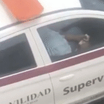 ¡Captan a Inspector de Semovi Contando Billetes!