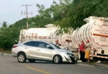 Auto choca contra pipa en carretera.