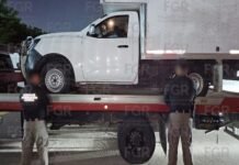 ¡Cargamento explosivo! FGR asegura pirotecnia y detiene a dos.