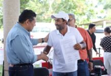 ¡Justicia social! Javier May entrega títulos de propiedad en Tenosique.