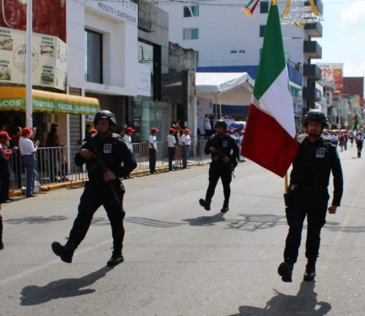 Cierran malecón por desfile escolar, cívico y militar.