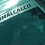 ¡Pillados en pleno acto! Exhiben a taxista.