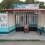 Diabético se encadena exigiendo medicamentos.