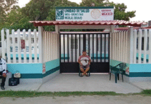 Diabético se encadena exigiendo medicamentos.