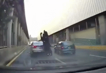 ¡Azote en la Central! Motociclista se estampa.
