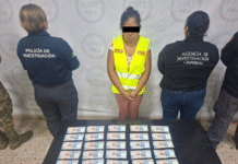 ¡Cae cobradora de piso! Cae mujer se pela acompañamte.
