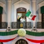 ¡Arde la Plaza de Armas! Javier May encabeza Grito patriótico.