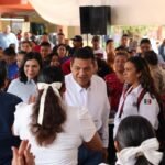 Encabeza gobernador Javier May audiencias comunitarias en la villa Macultepec.