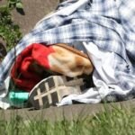 Hallan cuerpo envuelto con sábana en Macultepec.